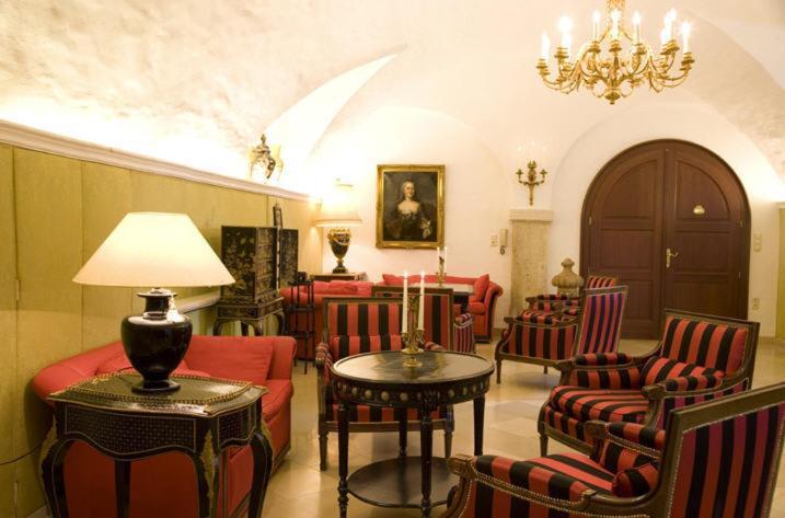Schlosshotel Obermayerhofen Sebersdorf Buitenkant foto