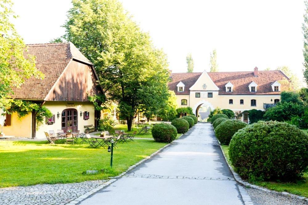 Schlosshotel Obermayerhofen Sebersdorf Buitenkant foto